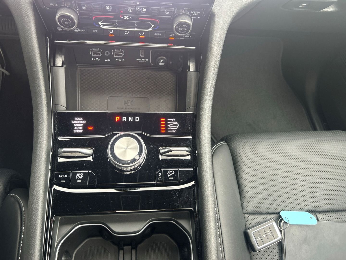 Fahrzeugabbildung Jeep Grand Cherokee 4xe Overland HUD Navi Leder AHK