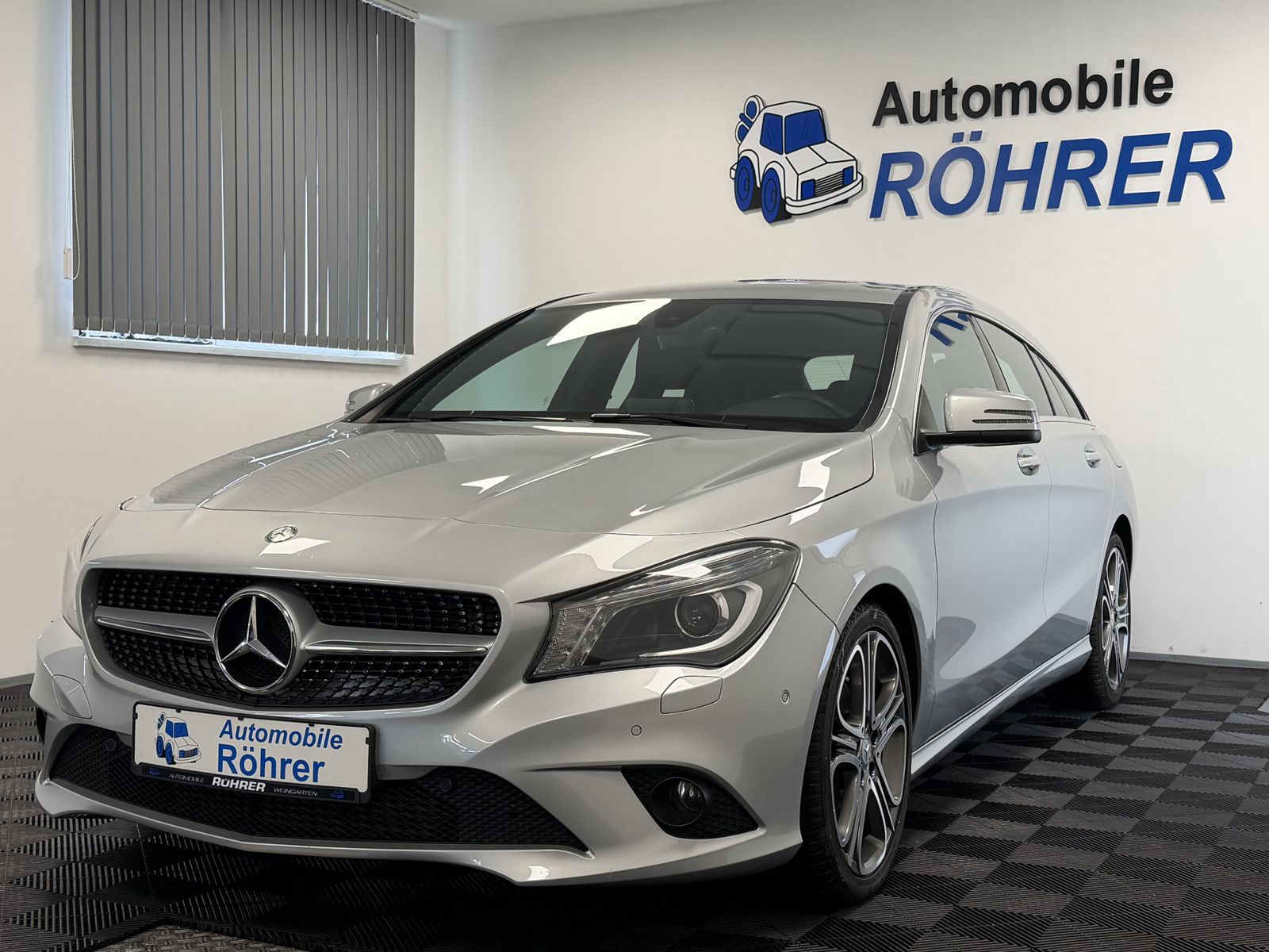 MERCEDES-BENZ CLA 200 Shooting Brake d Aut. Urban Sport AHK