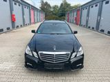 Mercedes-Benz E200 AMG-LINE AVANTGARDE CGI BlueEfficiency - Mercedes-Benz E 200 mit Benzin-Antrieb: Leder, Schiebedach, Kombi