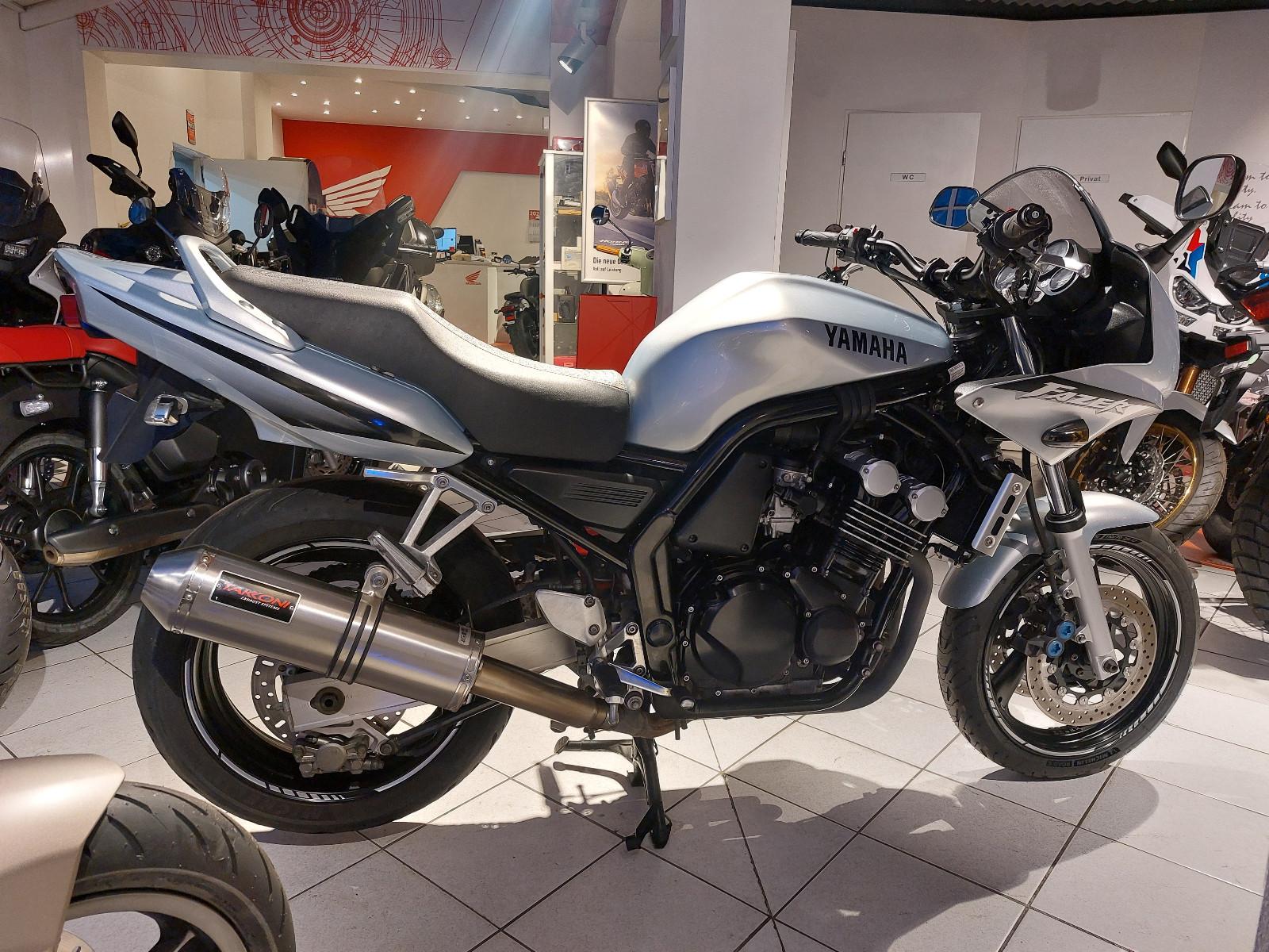 Yamaha FZS 600 Fazer
