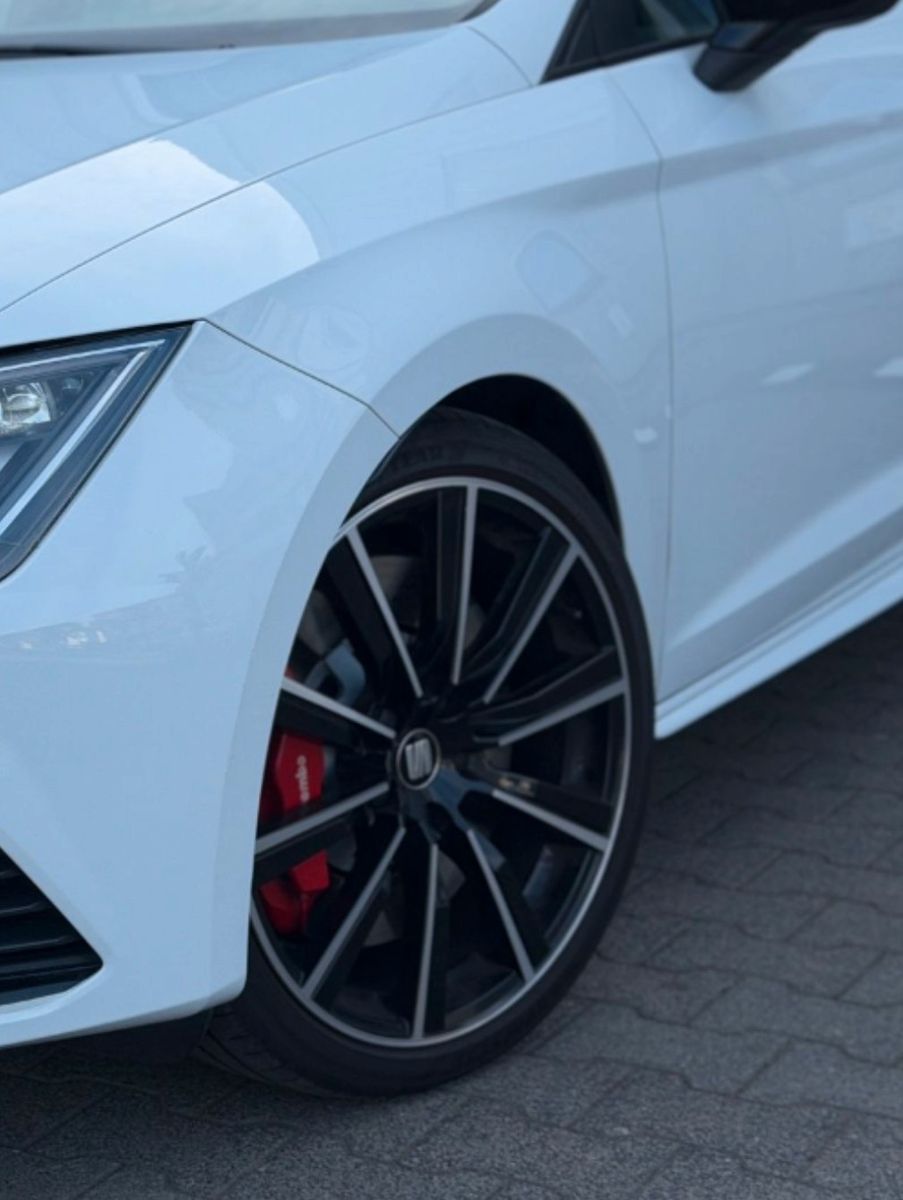 CUPRA LEON ST CUPRA 300 4D NAV CAM LED ACC SOUND 19ALU