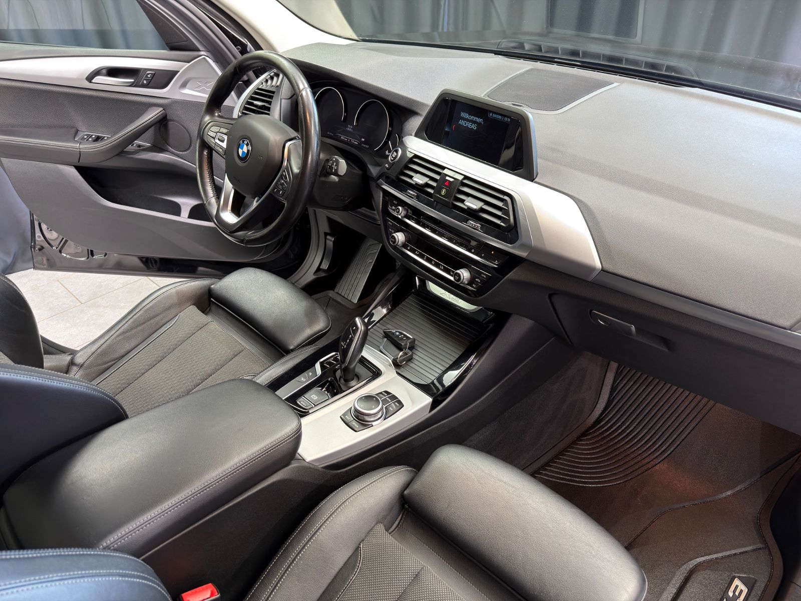 Fahrzeugabbildung BMW X3 xDrive 30d Advantage|HIFI|NAVI|AHK|