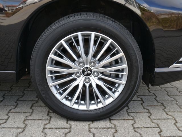 Outlander 2.4 PHEV Top 4WD STAND-HZ/18-ZOLL/LED/