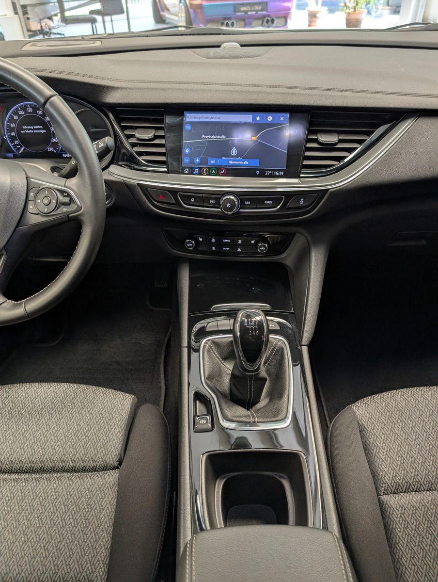 Fahrzeugabbildung Opel Insignia 1.6 CDTI Edition Tempomat PDC SHz AHK