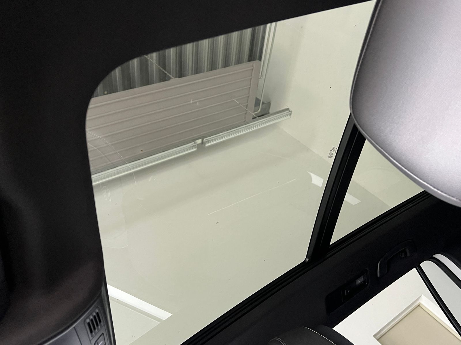 Fahrzeugabbildung Volkswagen Tiguan R-Line 2.0 TDI DSG 4Motion *Matrix-LED, P