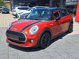 MINI COOPER Mini 1.5 136 PS Autom. Navi SHZ LED - MINI Cooper: Rot