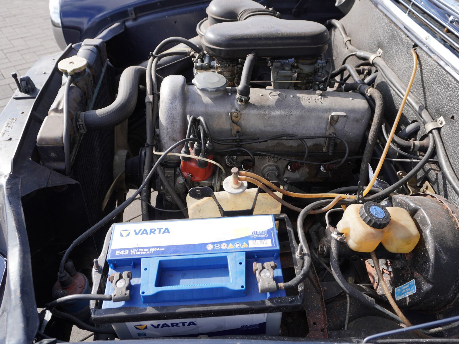 Fahrzeugabbildung Mercedes-Benz 200