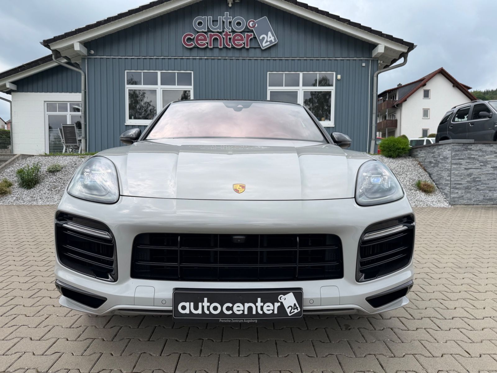 Fahrzeugabbildung Porsche Cayenne Coupe°Kreide°Sportpaket°AHK°Carbon°22Zol