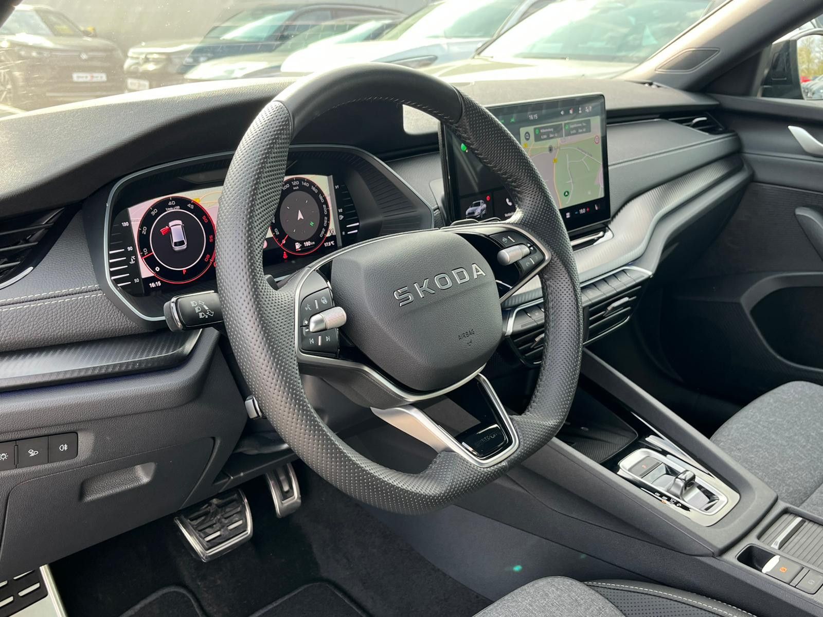 Imagen del vehículo: SKODA Octavia 2.0 TDI Sportline DSG MATRIX*INVIERNO*5 años