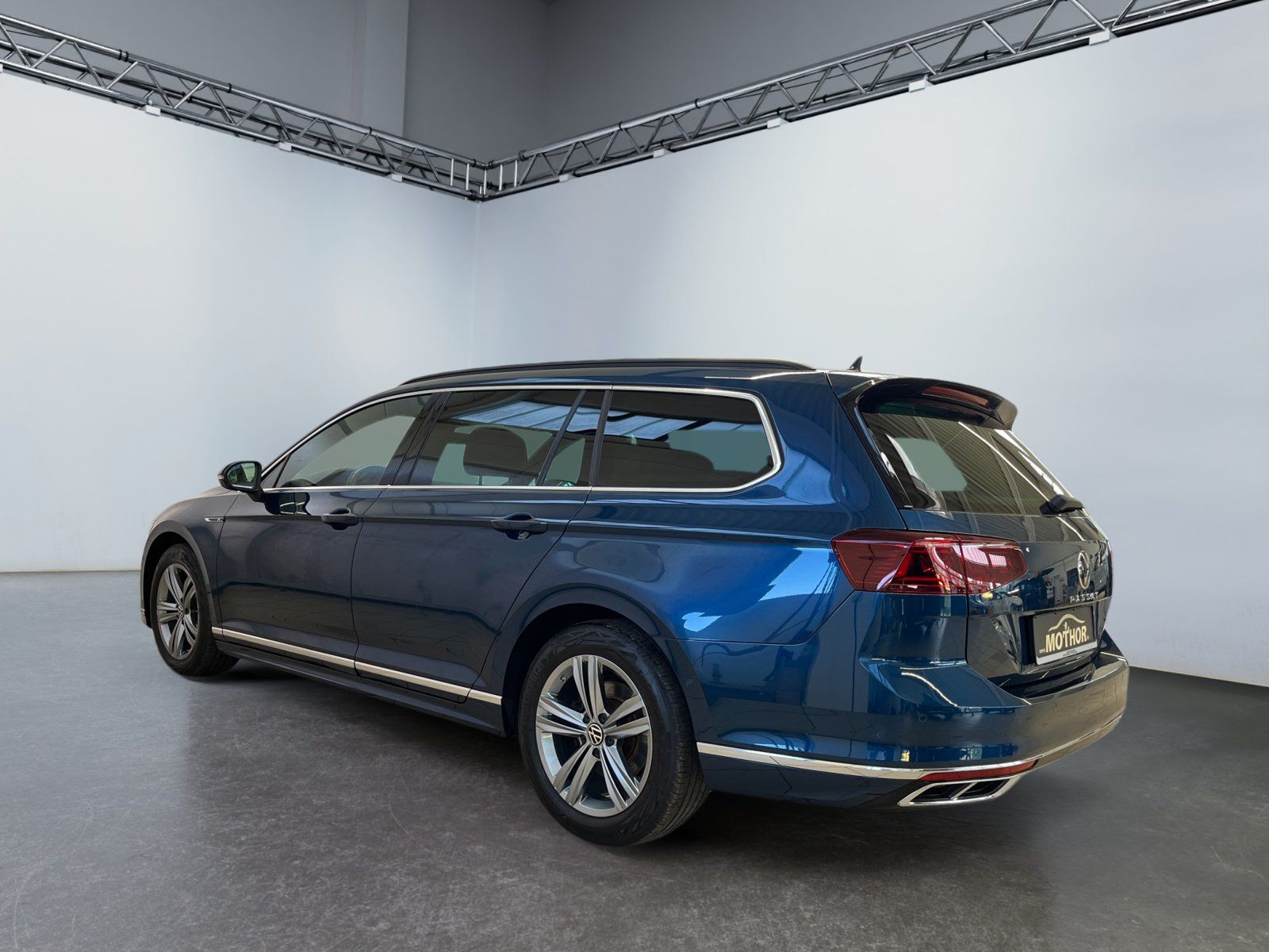 Volkswagen Passat Variant R-Line 2.0 TDI BMT DSG Matrix foto 4