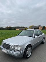 Mercedes-Benz E420  V8 w124 Oldtimer - Mercedes-Benz E 420 mit Benzin-Antrieb