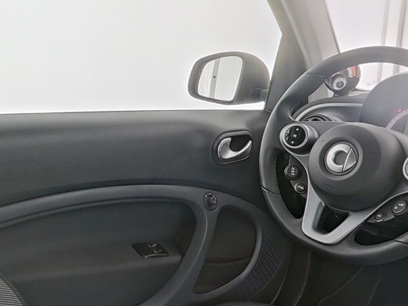 Fahrzeugabbildung Smart smart EQ fortwo Exclusive*Kamera*Media*LED*22kW*