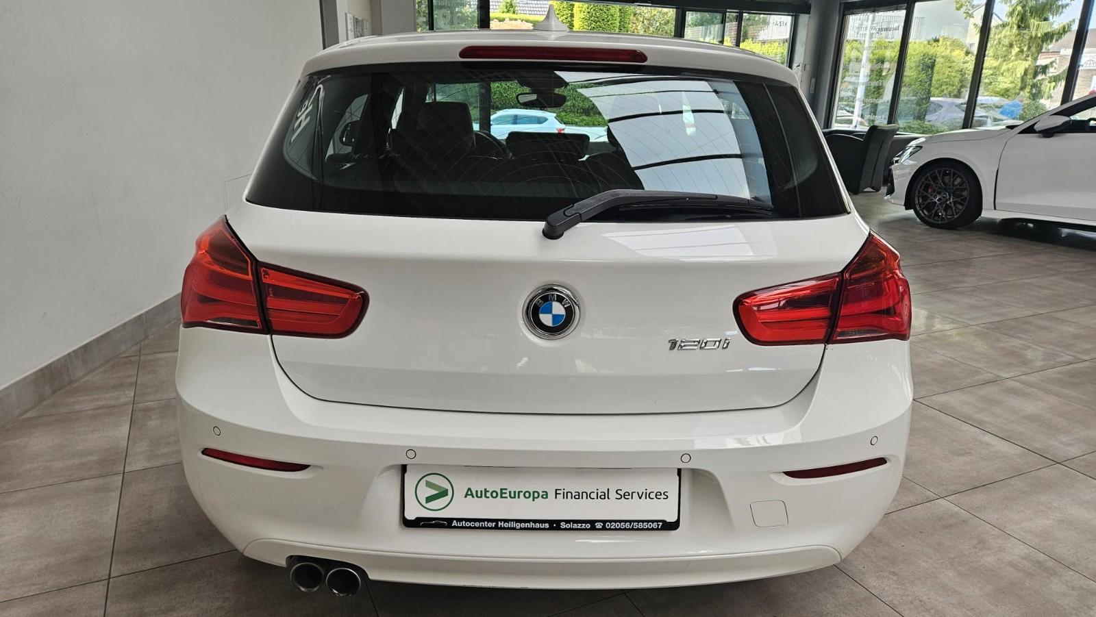 BMW 120i Vollleder Navi Tempomat Sitzheizung PDC LED