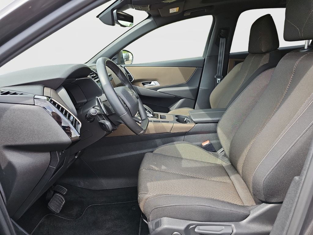 Fahrzeugabbildung DS Automobiles DS 7 Crossback E-Tense 4x4 300 So Chic Hybrid EU