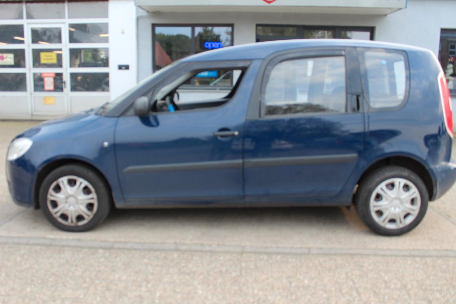 Skoda Roomster 2009 — rear view