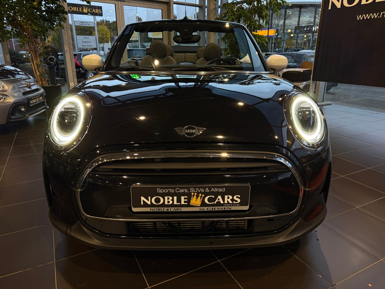 Fahrzeugabbildung MINI Cabrio Cooper  HUD RFK LED NAVI
