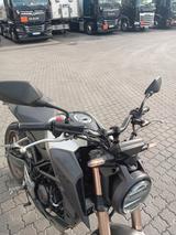 Honda Cb125r  mit kurzem Kennzeichenhalter - HONDA CB 125 K