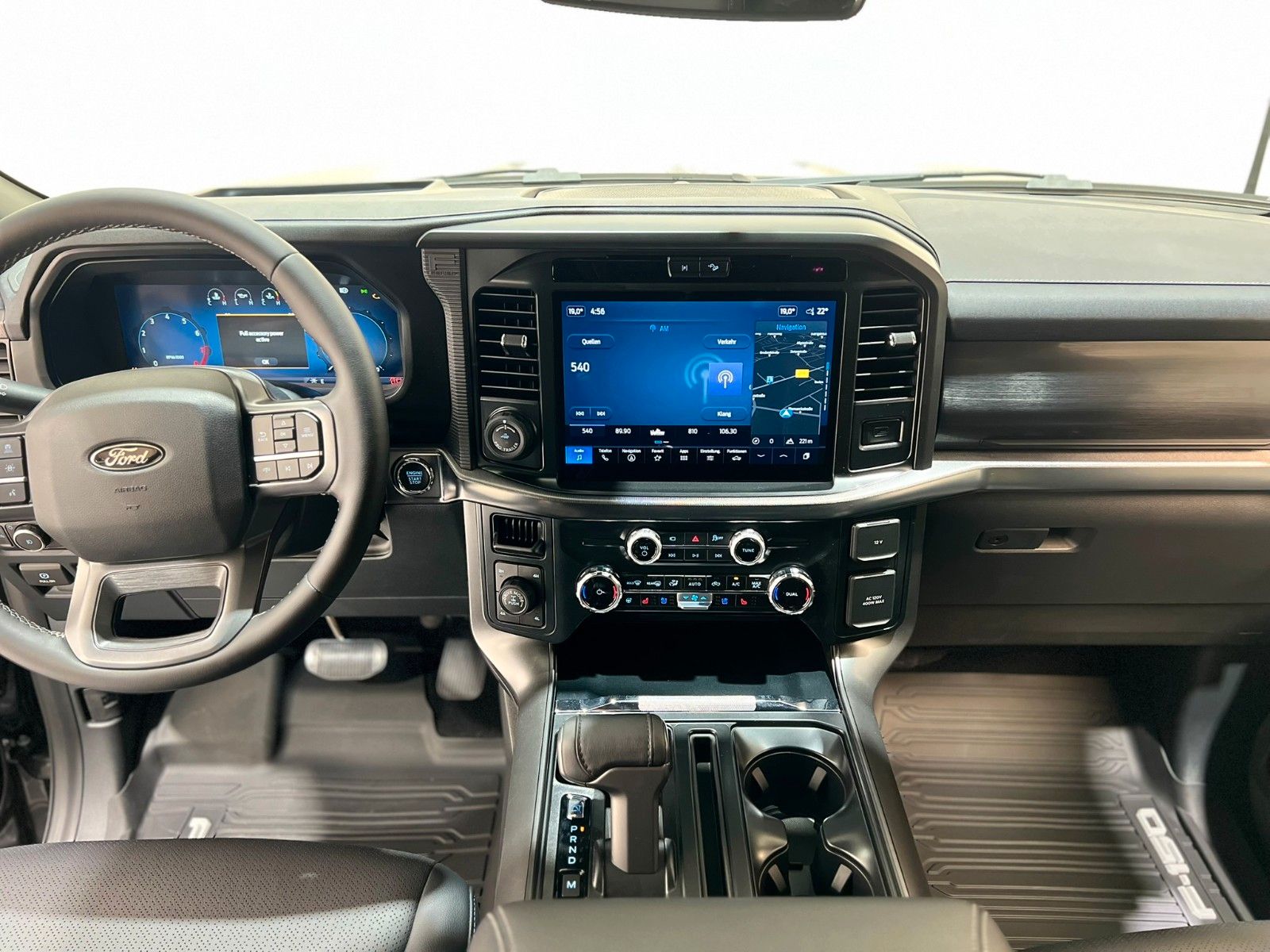 Fahrzeugabbildung Ford F-150 Lariat 5.0L V8  5,5" Black Ed. MY25