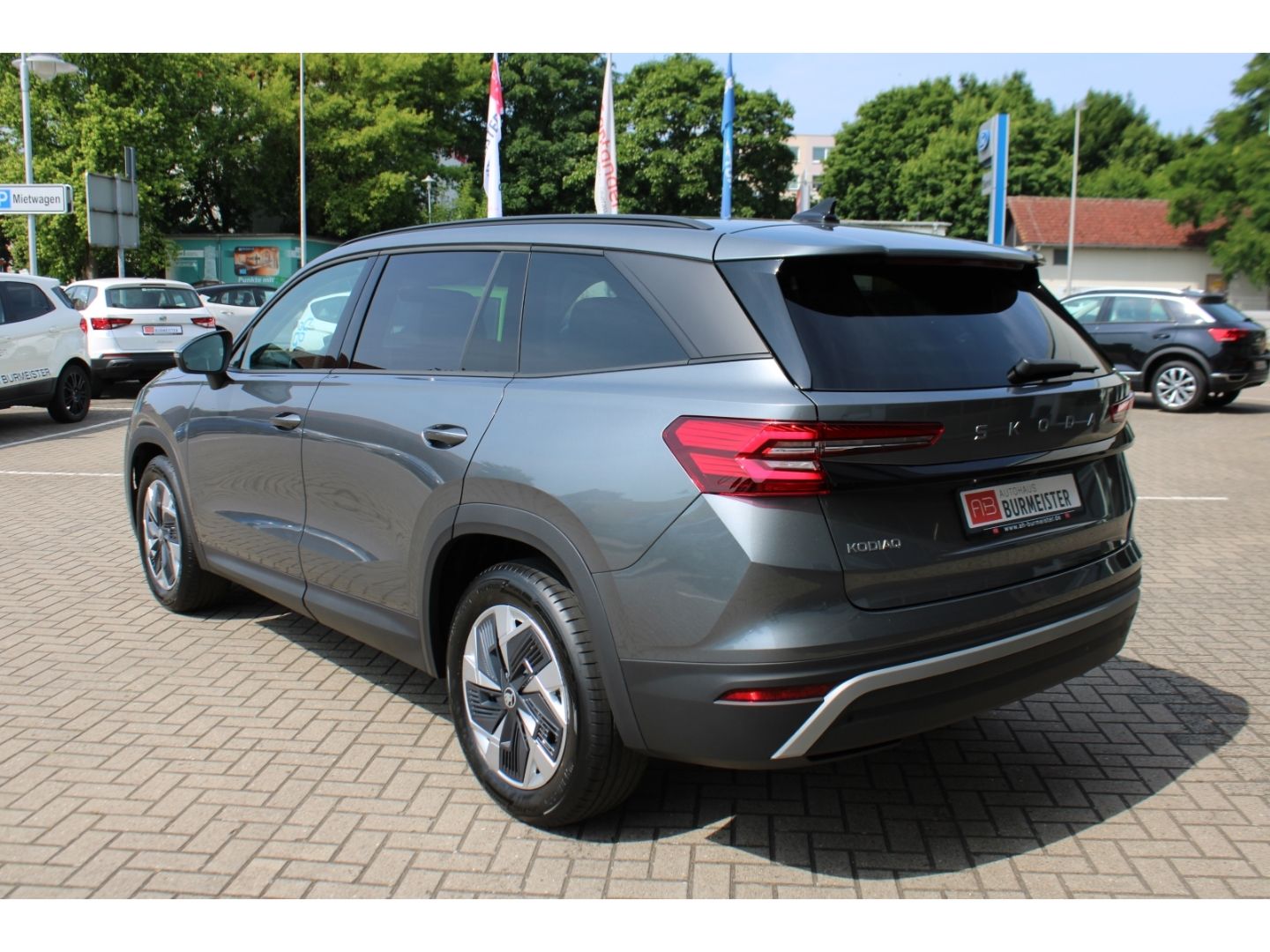 SKODA Kodiaq 1.5 TSI mHEV Selection ACC LED AHK TWA RF - Image 3