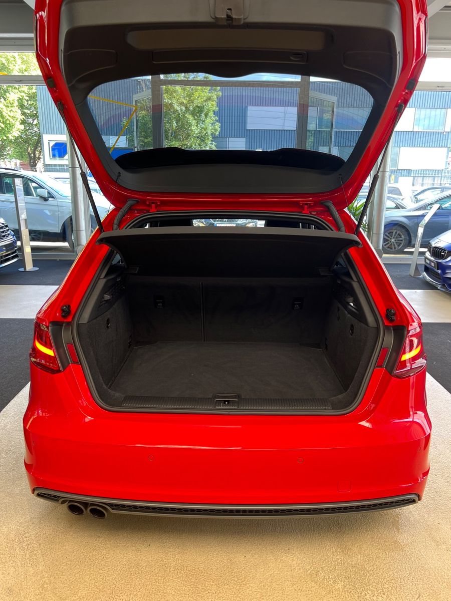 Fahrzeugabbildung Audi A3 Sportback ultra S line Sport *LED/MATRIX*