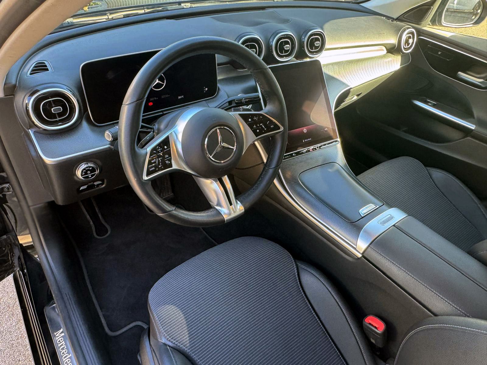 Fahrzeugabbildung Mercedes-Benz C200d T-Modell Avantgarde ACC KAM AHK SHZ LED