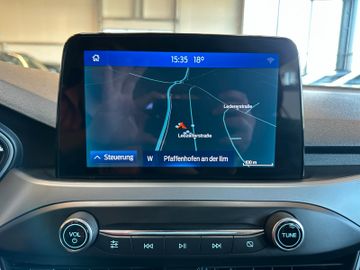 Ford Focus *1.HAND*19%*LED*LKHZ*SPORT*CARPLAY*TEMPO
