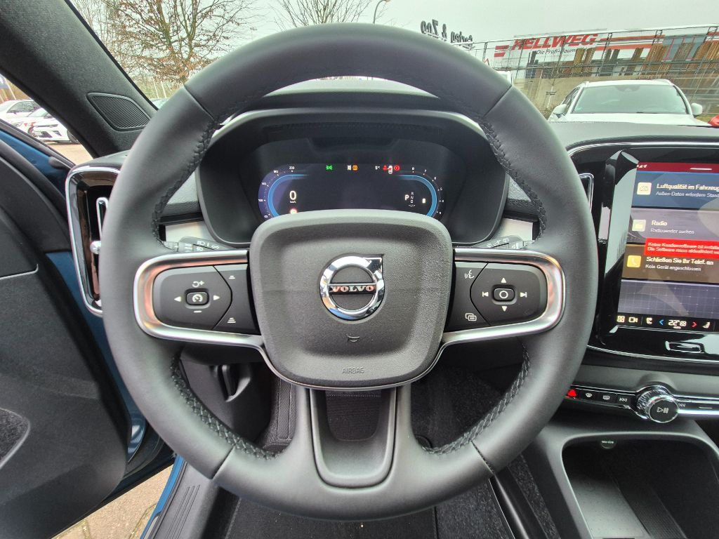 Fahrzeugabbildung Volvo XC40 B3 B DKG Plus Dark+PixelLED+Allwetter+