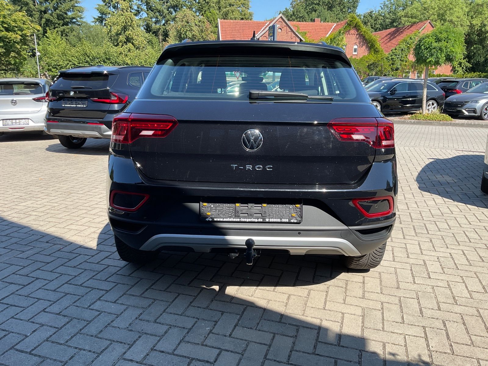 Fahrzeugabbildung Volkswagen T-Roc 1.5 TSI DSG Life,LED,AHK,Navi