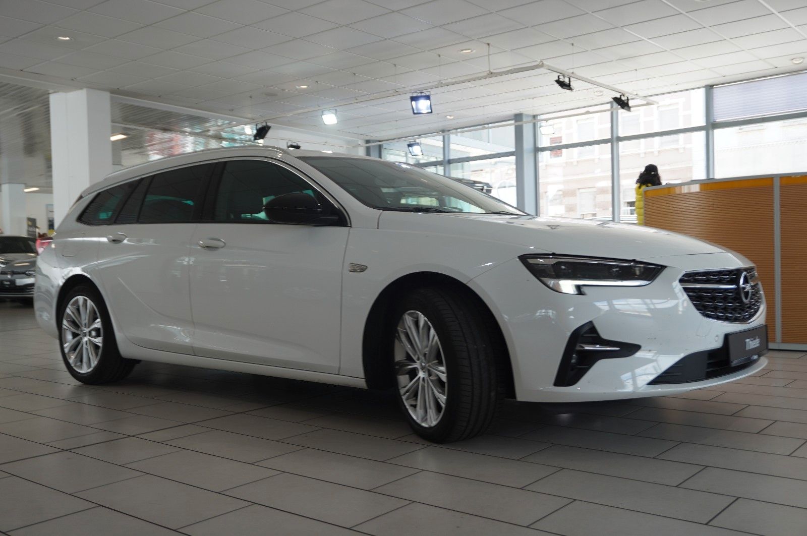 Fahrzeugabbildung Opel Insignia B ST 2.0D ELEGANCE NAVI/LED/KAMERA/HUD
