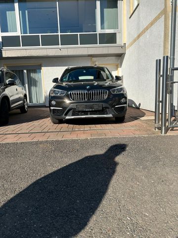 BMW X1 xDrive20i Automatik -