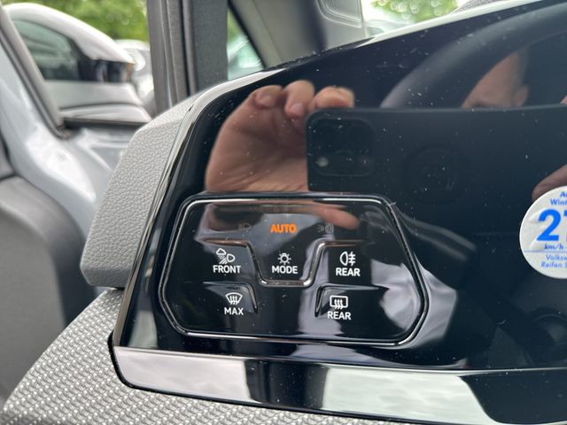 Golf Variant R-Line 1.5 eTSI, Navi, BlackStyle,
