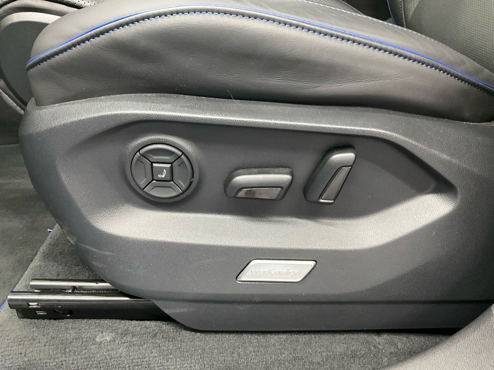 Volkswagen Touareg - Bild 15