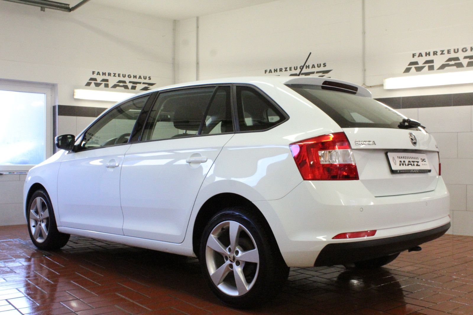 Fahrzeugabbildung SKODA Rapid 1.2 TSI Cool Edition Spaceback Allwetterre