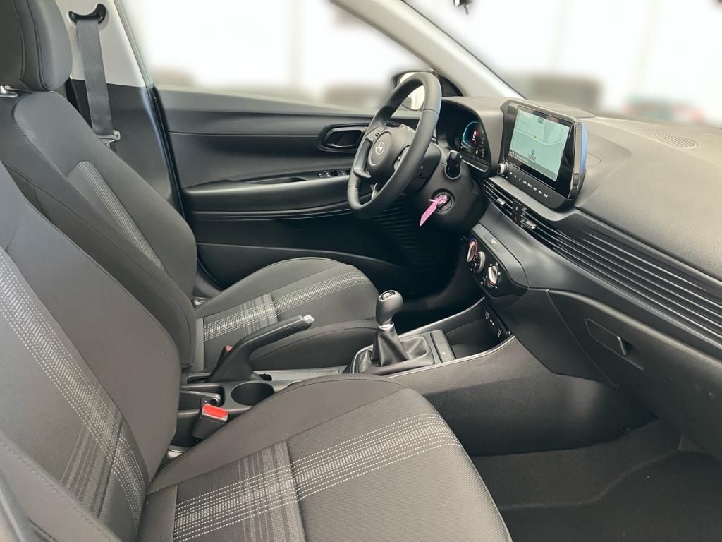 Fahrzeugabbildung Hyundai i20 1.2 5-MT Select Navi SpurH KAM PDC