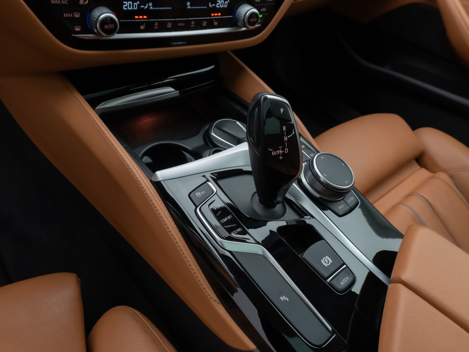 Fahrzeugabbildung BMW 530d xD Luxury Line Panorama Kamera HUD DAB HiFi