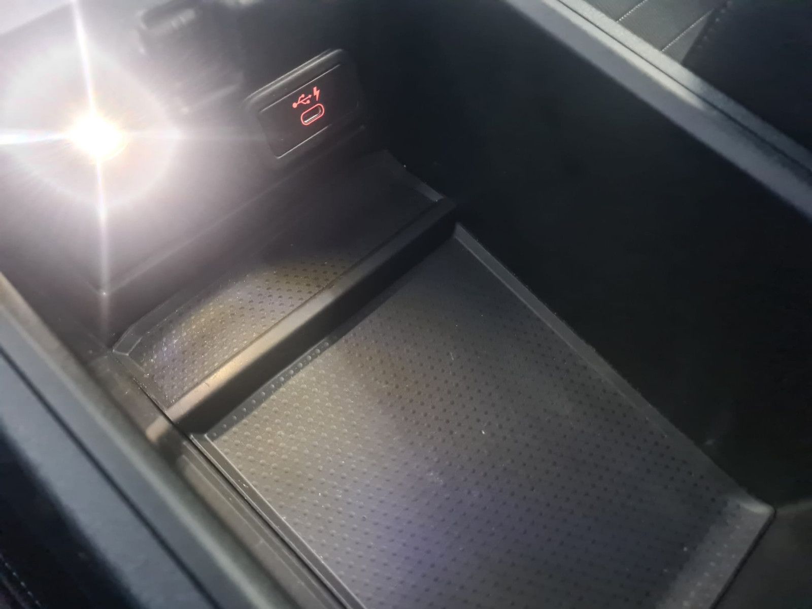 Fahrzeugabbildung BMW 320 Touring 320 d xDrive / LED / NAVI / DIGITAL