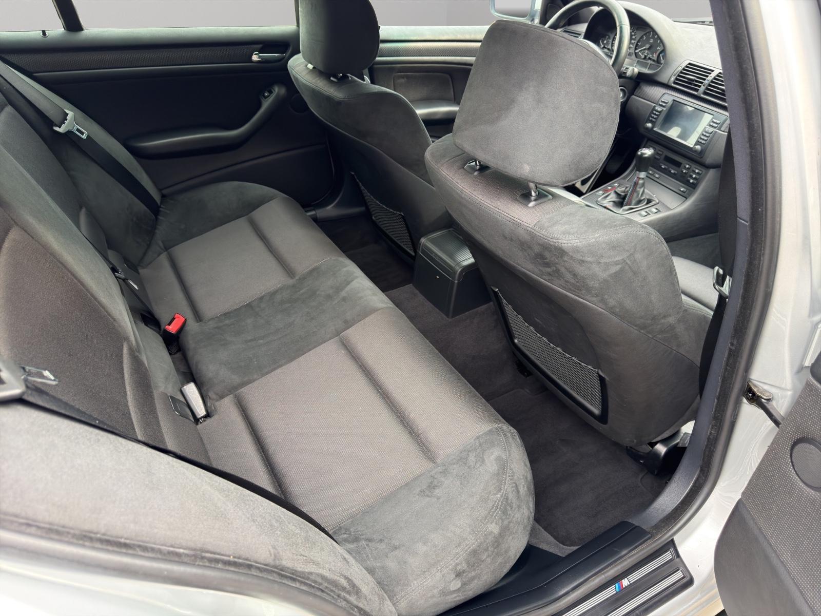 BMW 325 xi Touring E46 2.5i 192 ch 4x4 – Pack M – boîte manuelle – Alcantara – sièges chauffants & à mémoire – toit ouvrant – attelage