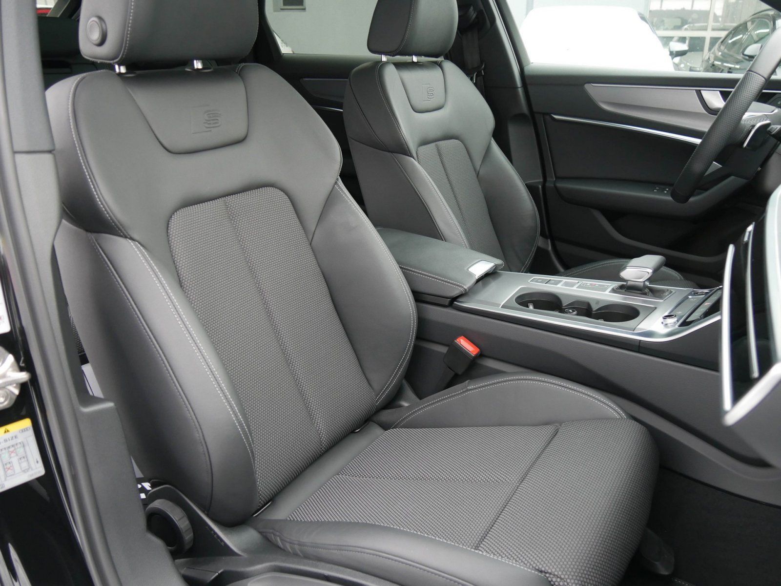 Audi A6 Avant 40 TDI S line PANORAMA KAMERA LED foto 6