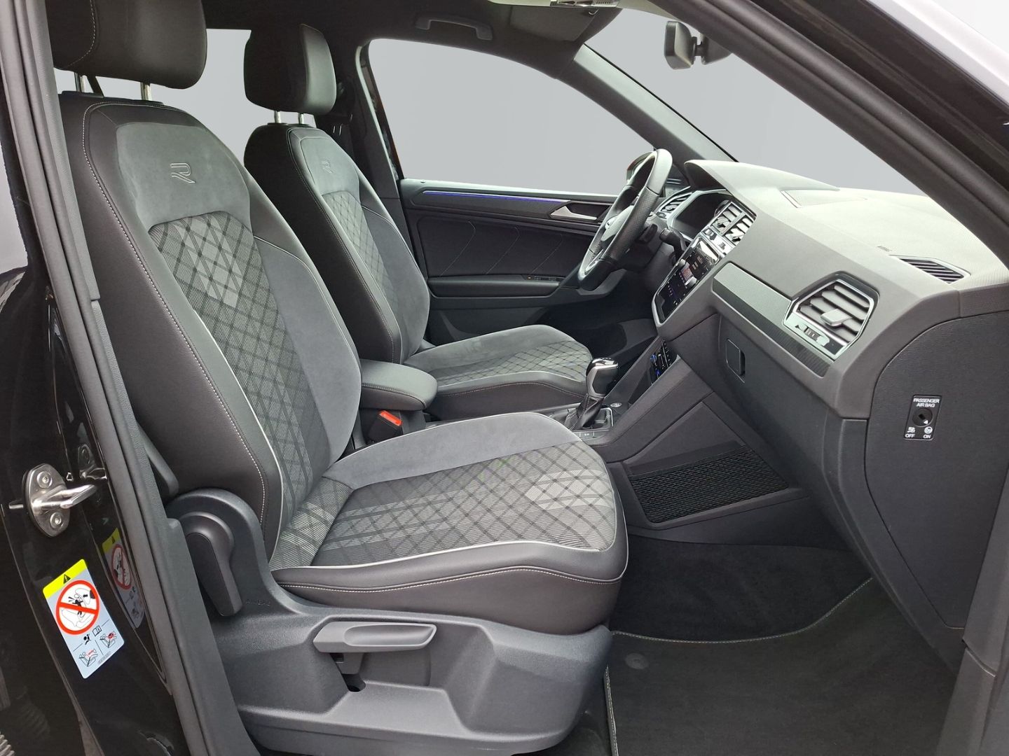 Tiguan 2.0 TDI DSG R-Line *AHK*STHZ*MATRIX*