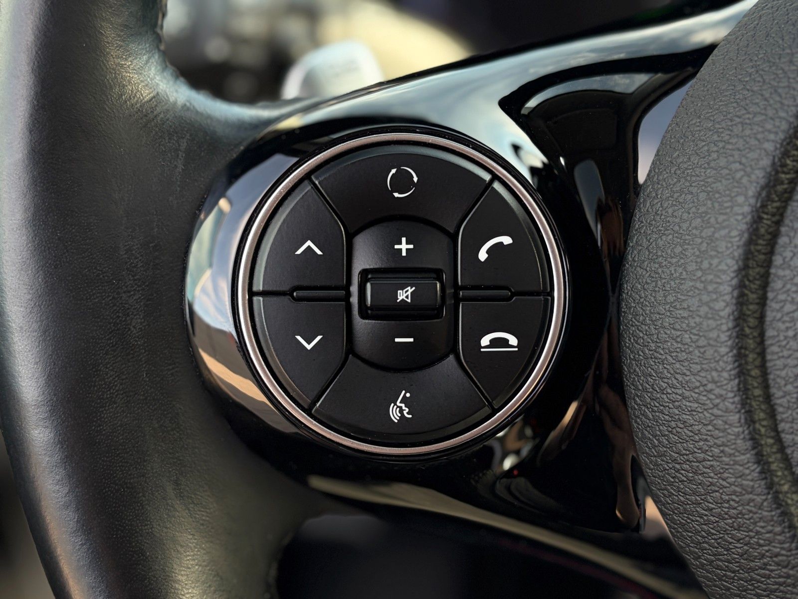 Fahrzeugabbildung Kia e-Soul Spirit 64kW ACC H&K NAV CAM Wärmepumpe