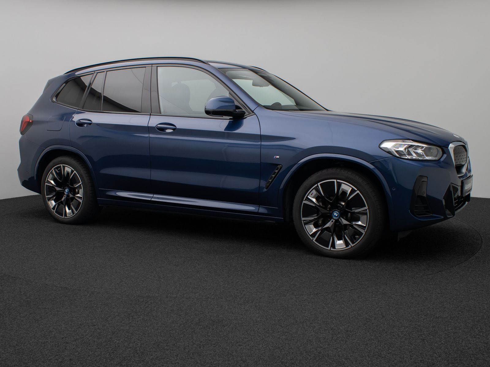 Fahrzeugabbildung BMW iX3 Impressive M Sport Pano 360°HUD DAB H/K 20"