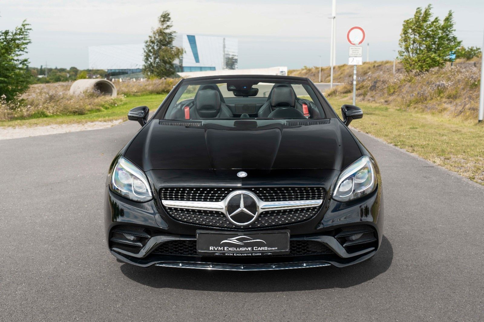 Fahrzeugabbildung Mercedes-Benz SLC 300 AMG Roadster H&K TOTW LED KAM NAV