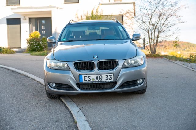 BMW 320d touring  TÜV 10/2026 8 Fach bereift 