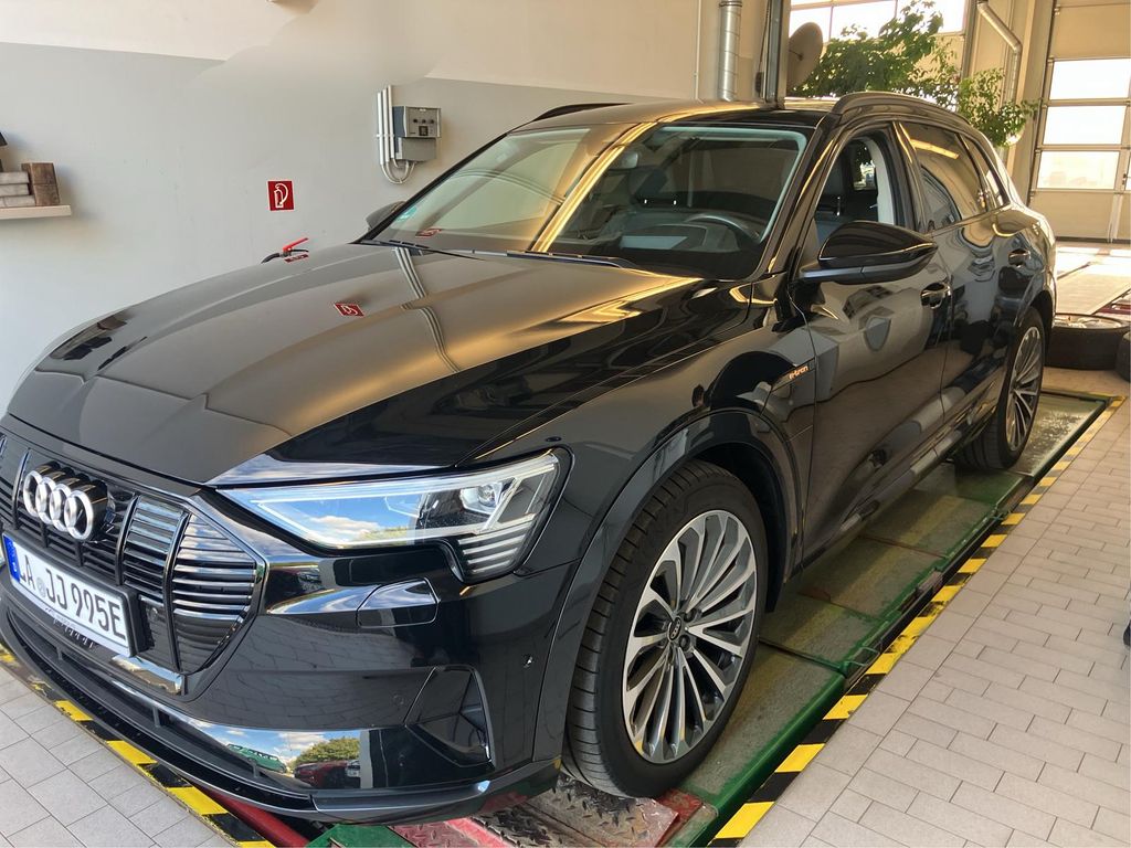 Image of Audi e-tron