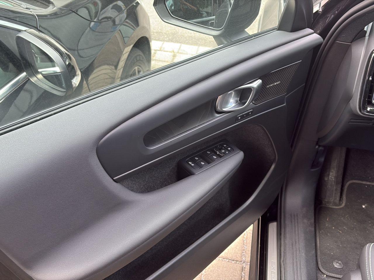 Volvo EX40 300 kW Twin Motor AWD Ultra Black Edition