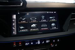 AUDI A3 Sportback 35 TFSI | 2x S line | Pano | Carbon AUDI A3 Sportback 35 TFSI | 2x S line | Pano | Carbon