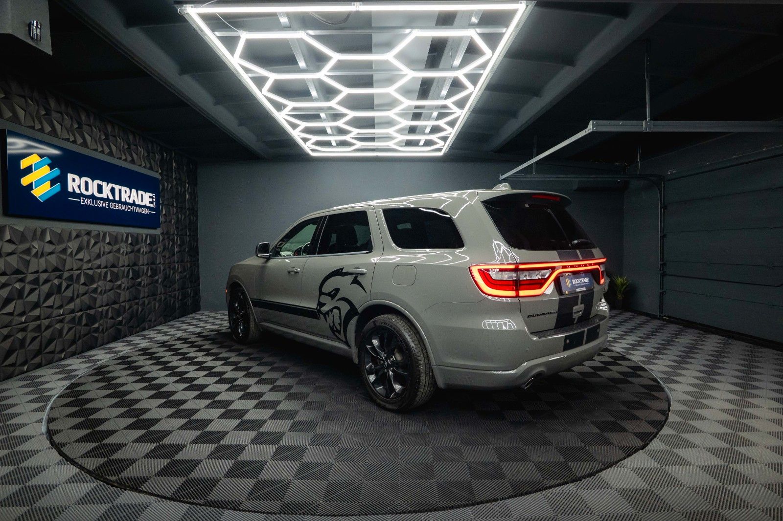 Fahrzeugabbildung Dodge Durango 5.7 V8 R/T 4x4 Night-Paket Modell 22 LED