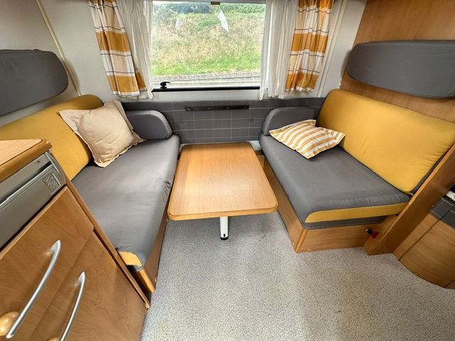 Fahrzeugabbildung Knaus 400 Doppelbett Heizung, Strom, Bad, 4 P. 100Km/H