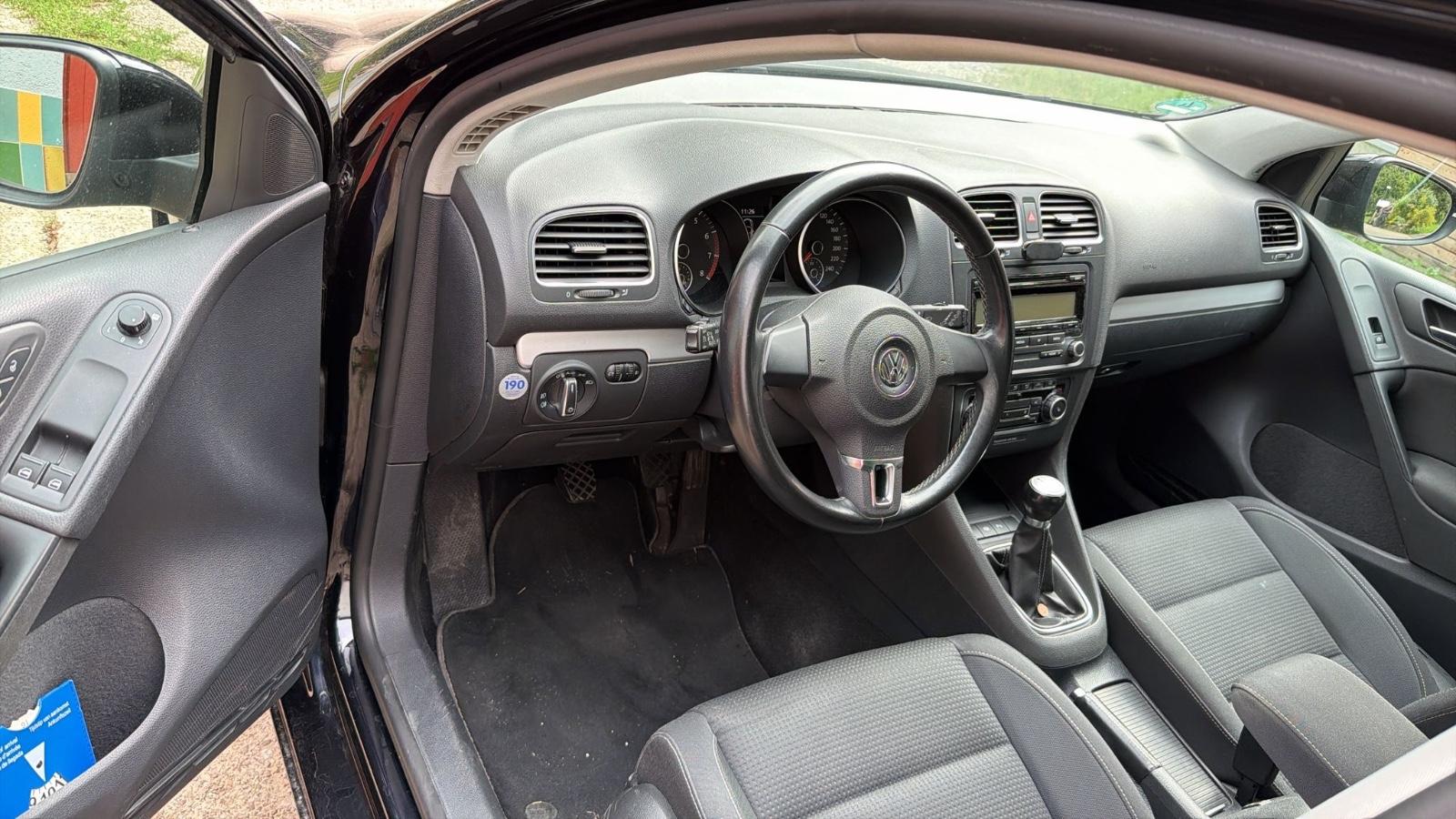 Volkswagen Golf 2010 — engine 1.197 cm³, 105 HP (77kW)