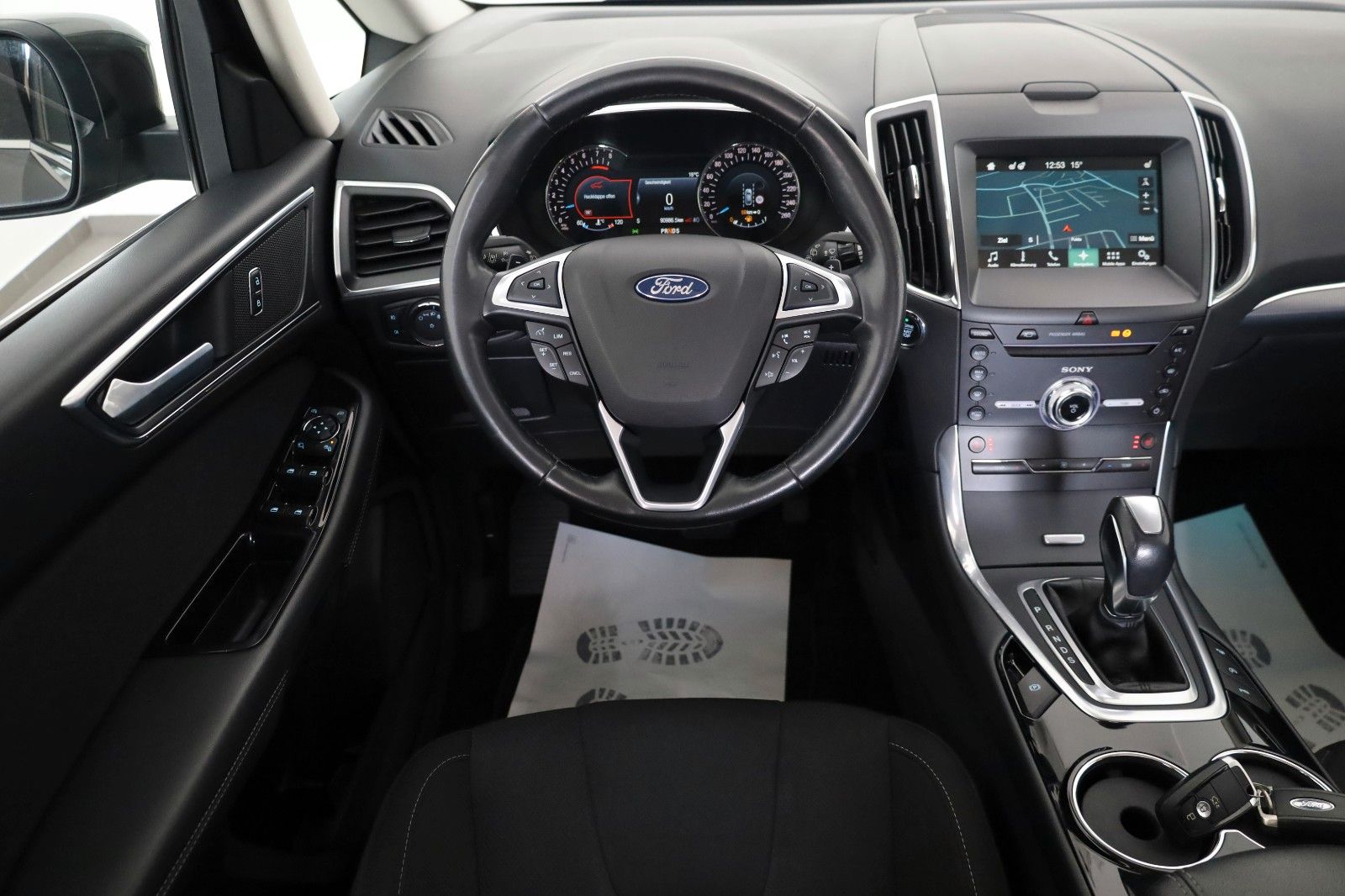 Fahrzeugabbildung Ford S-MAX Titanium 7 Si,Navi,LED,SH,PDC,Kamera,AHK